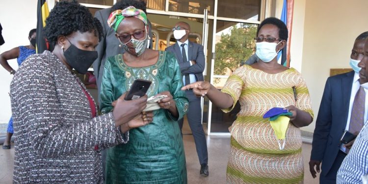 Health Ministry Reiterates Social Distancing As Distribution Of Masks Is Flagged Off