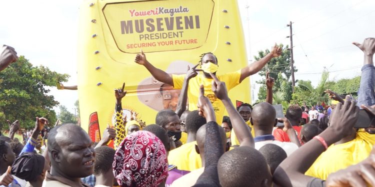 PICTURES: Bebe Cool gets triumphant welcome as NRM campaign mesmerizes Arua City