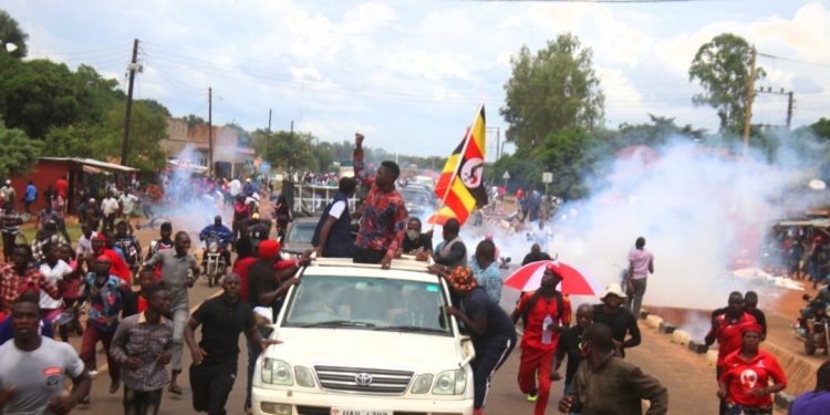 EC cautions candidates on gathering big crowds