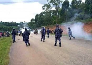 2021 POLLS: Gen Tumukunde tear-gassed in Rukungiri
