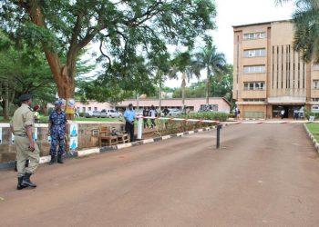 MUBS lecturers go on strike disrupting finalists’ exams