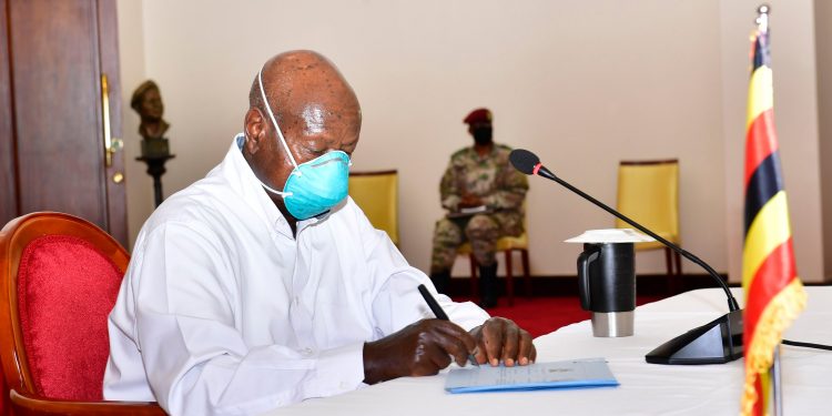 Museveni signs deal for building roads inside DR Congo