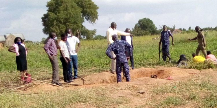 Police condones off Ngora underground tunnel network discovered while digging a pit latrine