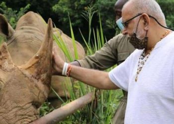 Dr. Sudhir reunites with Kabira the Rhino after 20 years