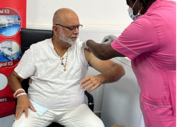 Dr Sudhir gets first Covid vaccine in show of leadership