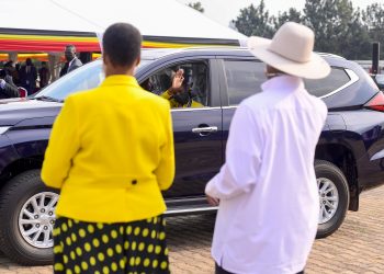 Museveni gives cars to Olympic heroes