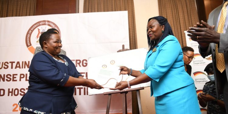 Uganda pioneers Energy Response Plan for refugees