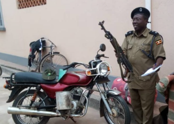 Boda bodas being exchanged for guns