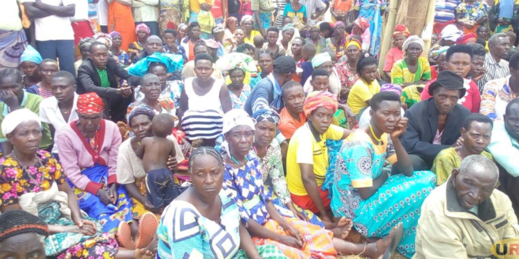 Chaos as over 1,000 evictees of Kyangwali refugee settlement storm govt office